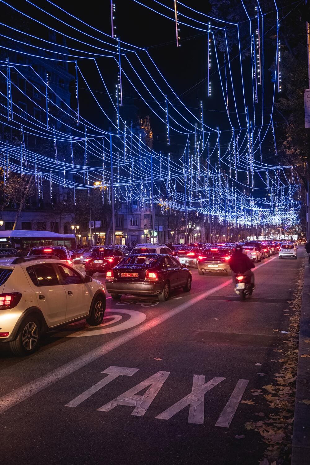 nadrid de noche con las luces navidad